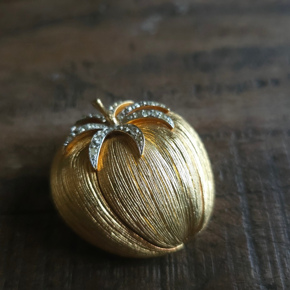 Vintage Corocraft Gold Tone Tomato Brooch Rhinestone Leaf Figural Fruit Pin